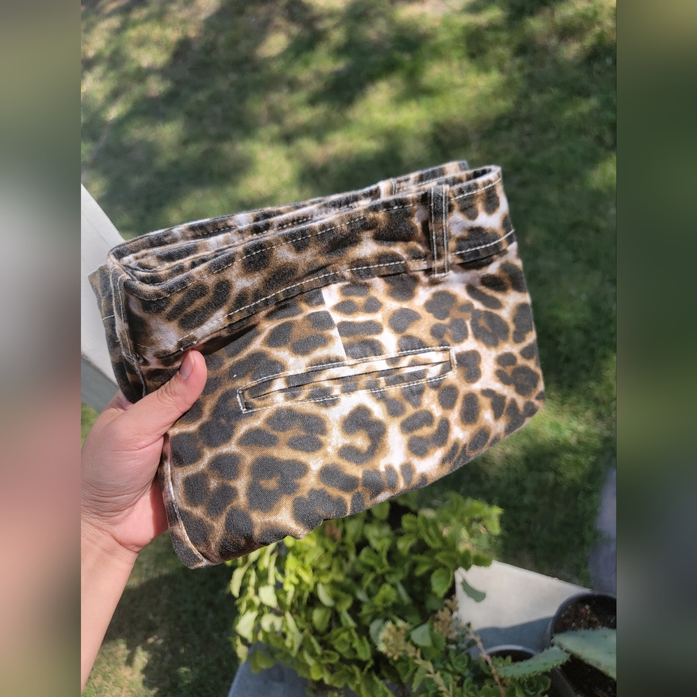 New York & Company | Leopard Print Women's Shorts Size 10